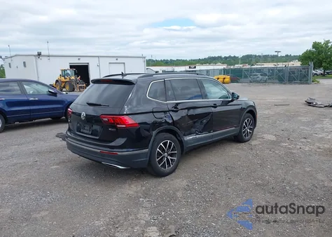 2021 Volkswagen Tiguan 2.0T Se/2.0T Se R-Line Black/2.0T Sel z USA, uszkodzony, nr VIN 3VV2B7AX4MM159373